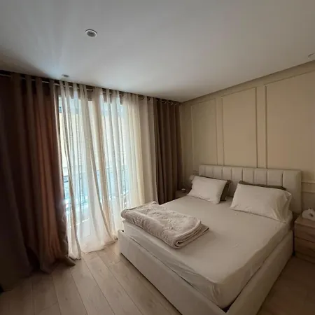 Greg's Apartament *